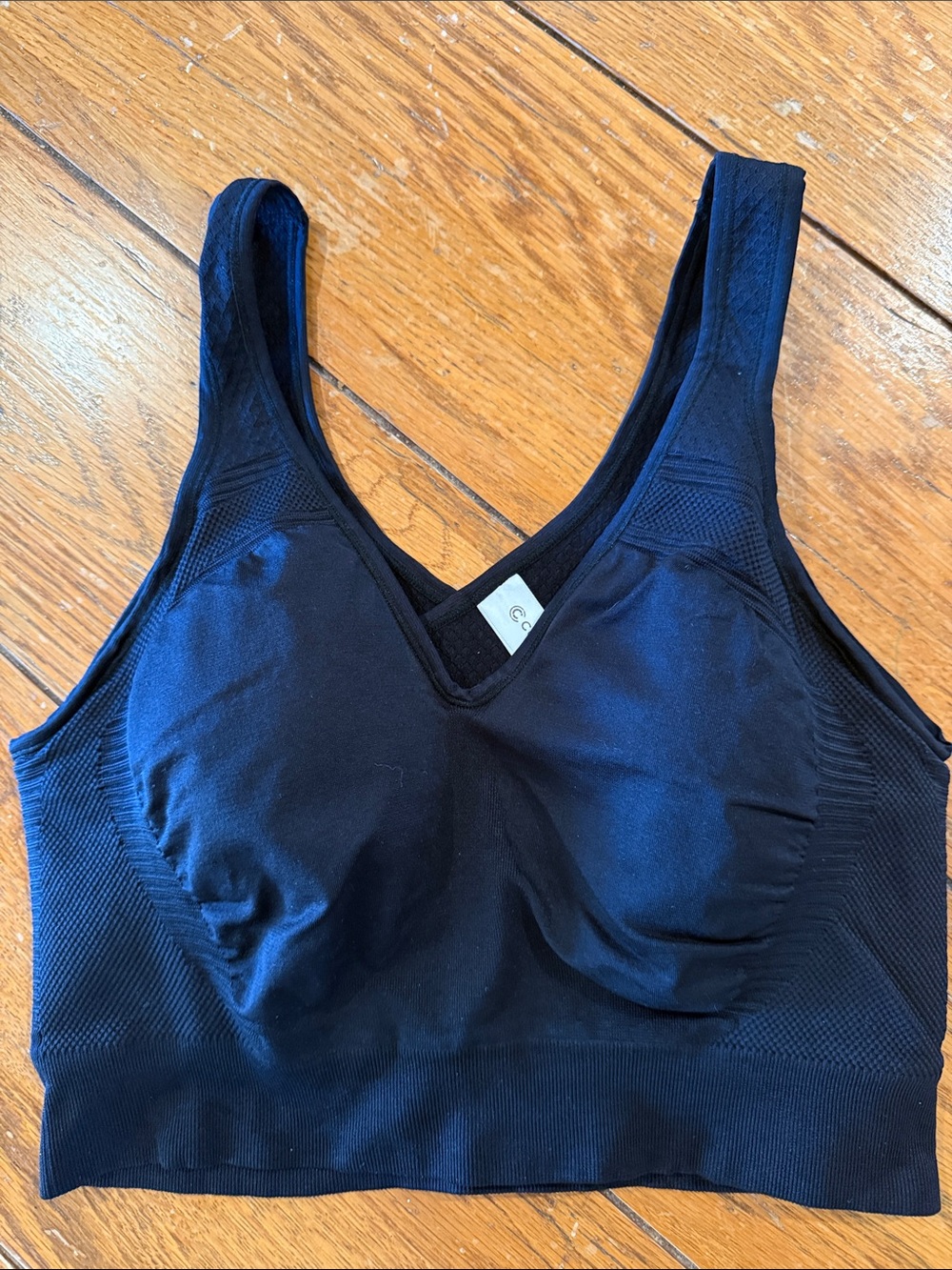 Wireless Black Padded Sports Bra with V-Neck Support, Soft & Supportive. NWO